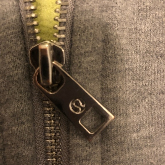 LULULEMON Gray Limited Edition Cable-Knit Scuba Hoodie Neon Yellow Sz Small (?) - Picture 10 of 10